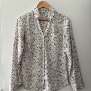 Express Portofino Slim Fit Blouse – Ivory Speckled Print (Size Small Slim Fit)